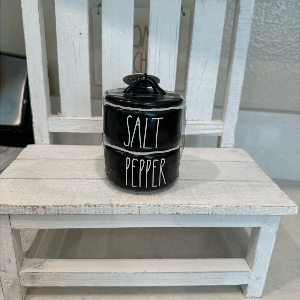 Rae Dunn black salt & pepper stacker
